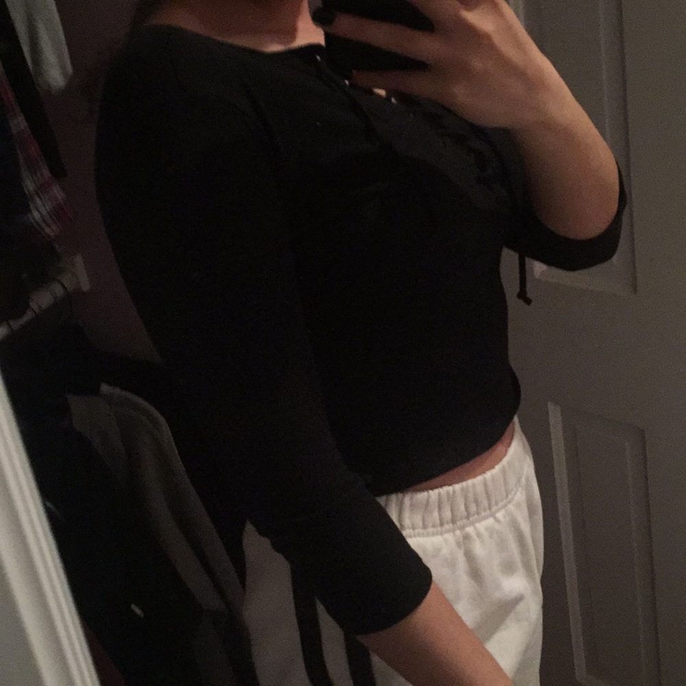 super cute tie up shirt - Picture 2 of 4